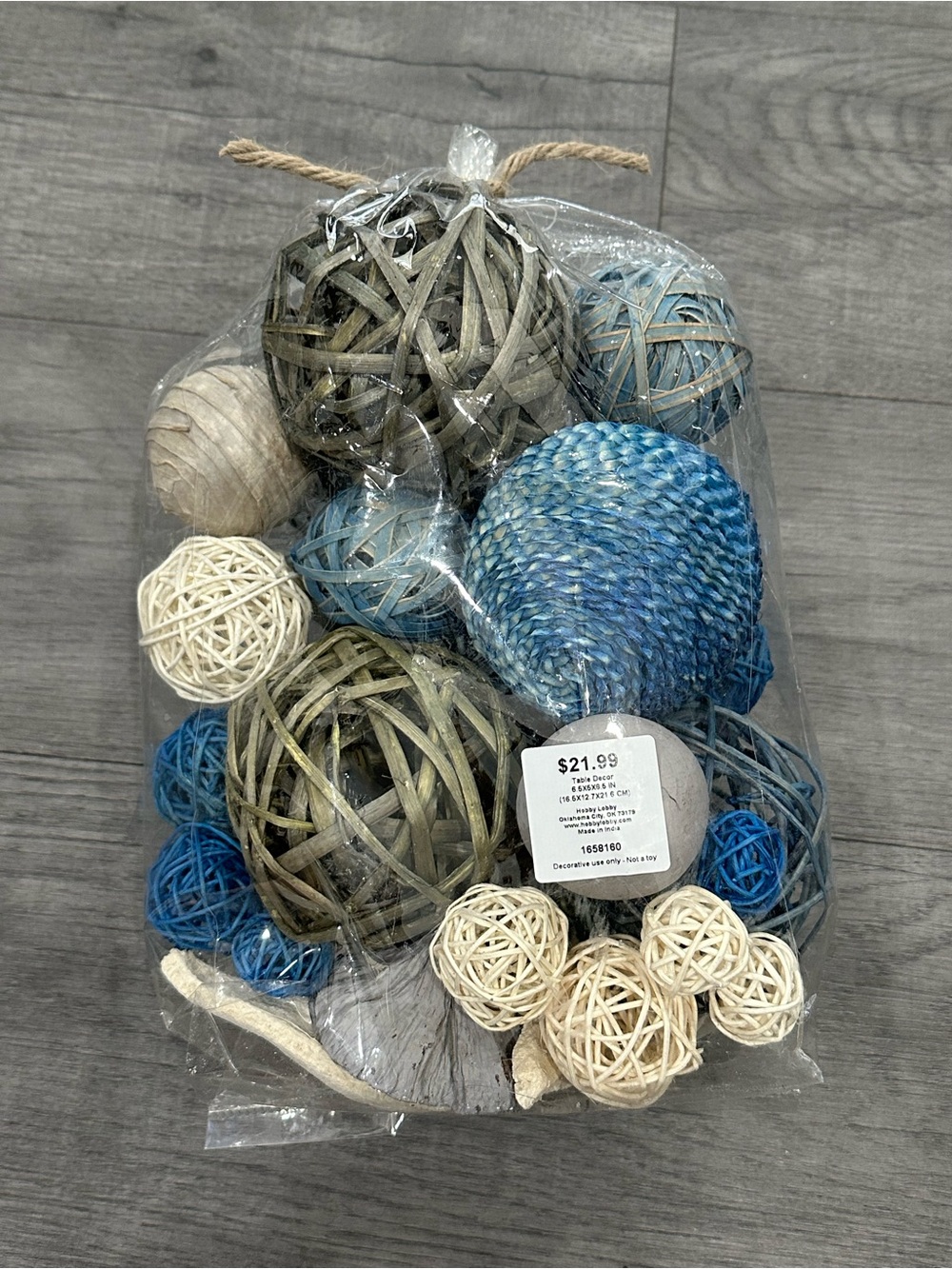 Table decor vase filler